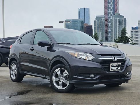 Used 2017 Honda HR-V EX image 2