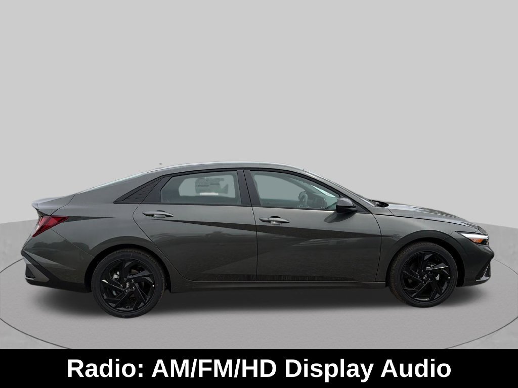 Used 2026 Hyundai Elantra Sport FWD image 7