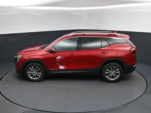 Used 2024 GMC Terrain SLT w/ Tech Package FWD image 33