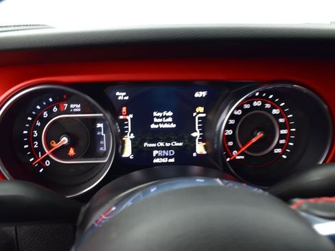 Used 2020 Jeep Gladiator Rubicon AWD/4WD image 12