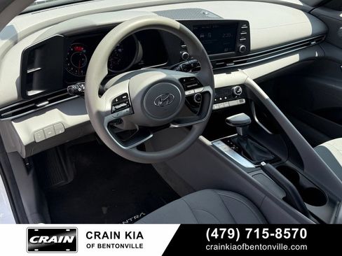 Used 2023 Hyundai Elantra SEL FWD image 9