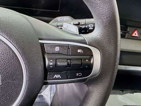 Used 2024 Kia Sportage LX image 21