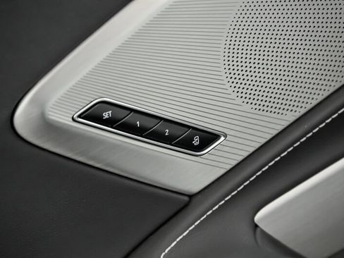 Used 2021 Chevrolet Corvette Stingray Preferred Cpe w/ Z51 Performance Package image 21