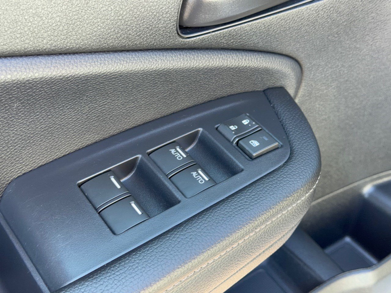 Certified 2025 Honda Passport EX-L image 15