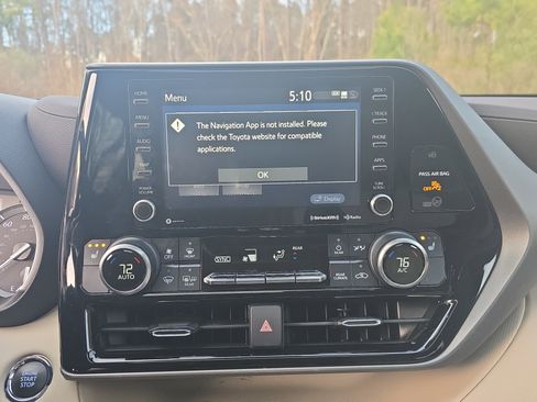 Used 2022 Toyota Highlander XLE image 21