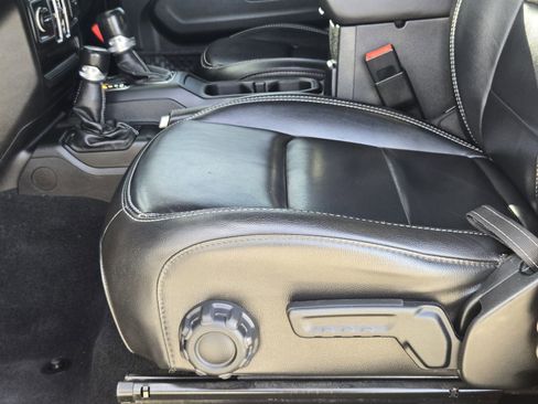 Used 2021 Jeep Wrangler Unlimited Sahara image 20