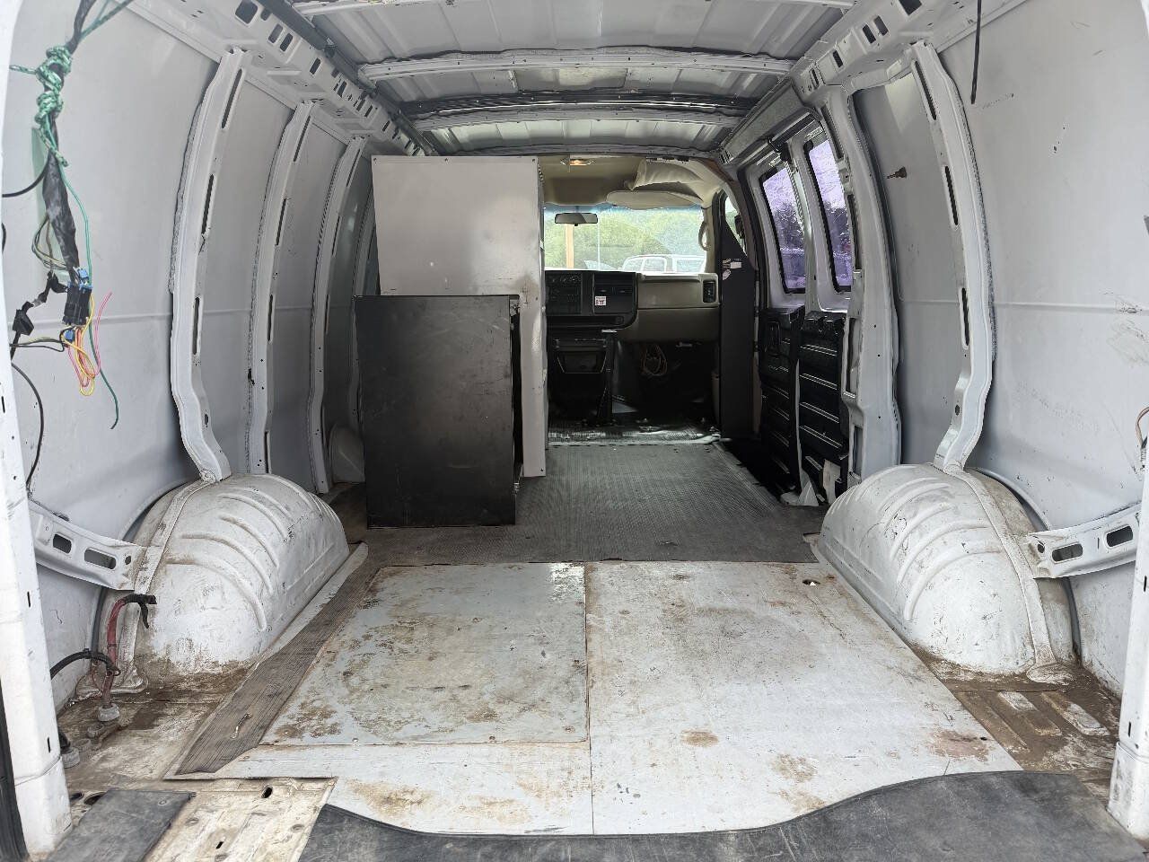 Used 2007 Chevrolet Express 2500 RWD image 12