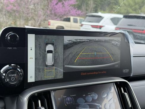 Used 2026 Lexus LX 700h Luxury w/ Accessory Package (Z1) image 12