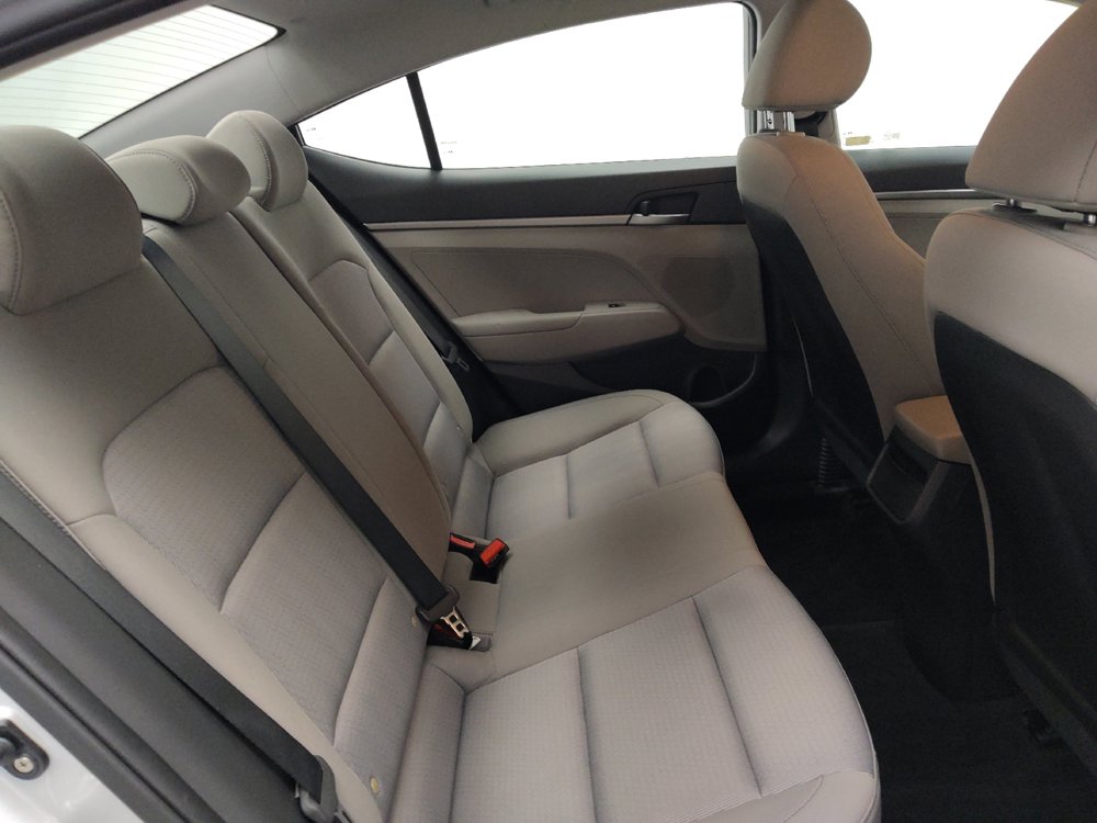 Used 2017 Hyundai Elantra SE FWD image 19