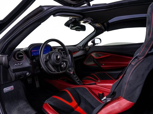 Used 2019 McLaren 720S Performance RWD image 21