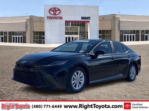 Certified 2025 Toyota Camry LE w/ Convenience Package image 1