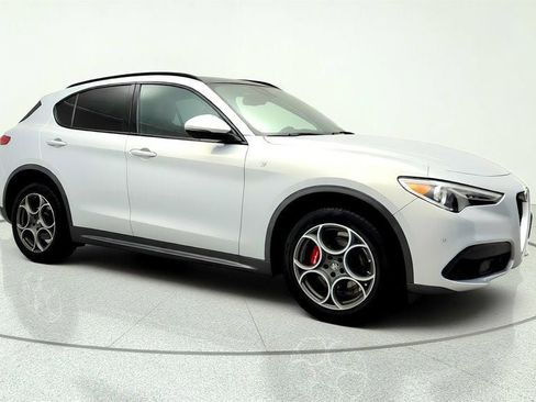 Used 2022 Alfa Romeo Stelvio Ti AWD/4WD image 3