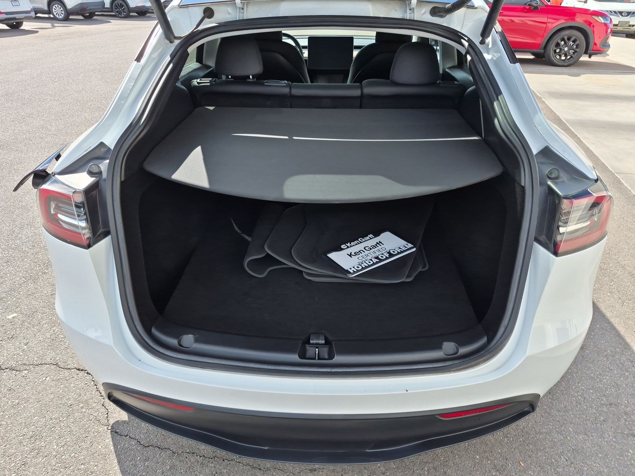 Used 2023 Tesla Model Y Long Range AWD/4WD image 31