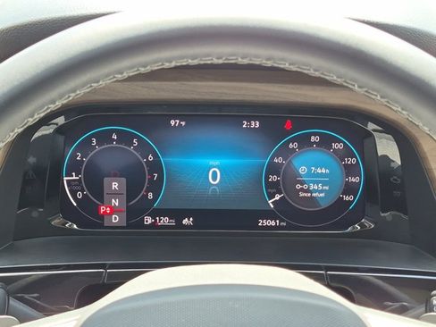 Used 2024 Volkswagen Atlas SE FWD image 11