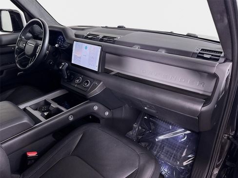 Certified 2025 Land Rover Defender 130 V8 AWD/4WD image 30