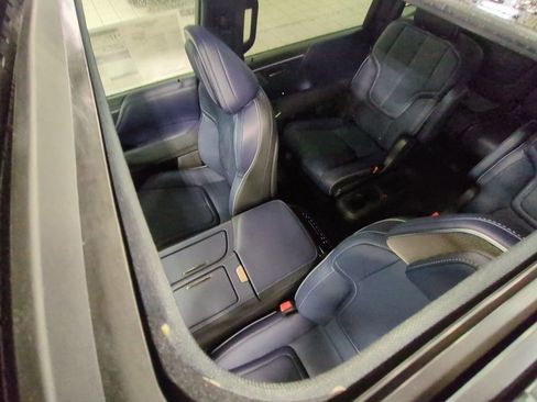 New 2026 INFINITI QX80 4WD w/ Sport Exterior Package image 8