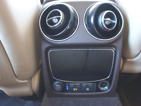 Used 2016 Jaguar XJ R-Sport RWD image 18