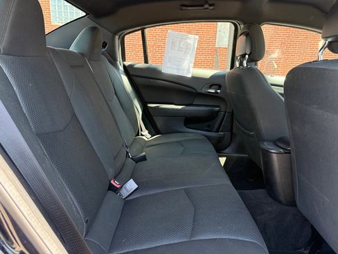 Used 2011 Chrysler 200 Touring image 12