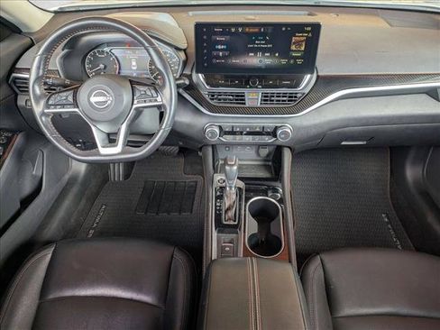 Used 2023 Nissan Altima 2.5 SR w/ SR Premium Package image 18