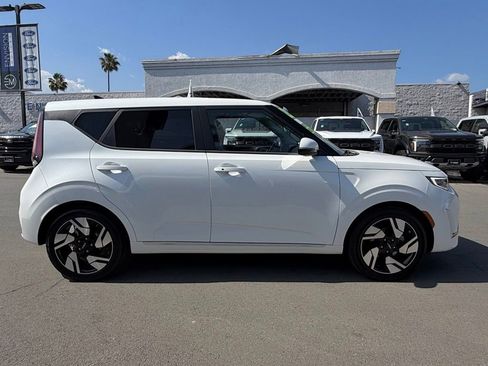 Used 2023 Kia Soul GT-Line w/ GT-Line Technology Package FWD image 11