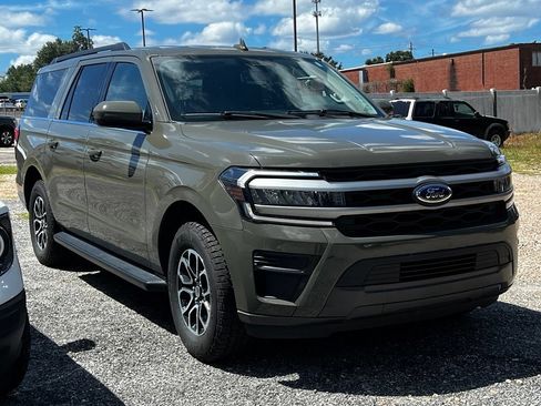 Used 2024 Ford Expedition Max XLT RWD image 6