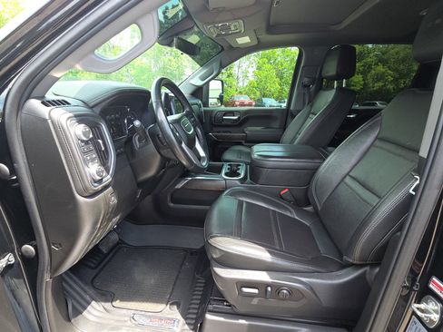 Used 2023 GMC Sierra 2500 Denali w/ Technology Package AWD/4WD image 18