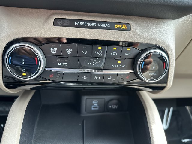 Used 2022 Ford Escape Titanium AWD/4WD image 26