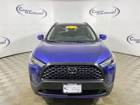 Used 2024 Toyota Corolla Cross LE image 3