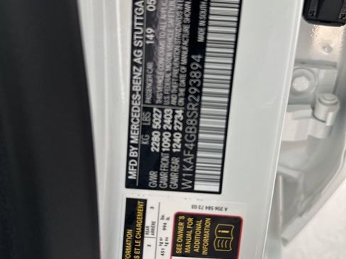 Used 2025 Mercedes-Benz C 300 Sedan image 32