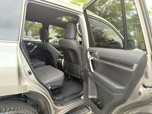 Used 2023 Lexus GX 460 Premium image 30