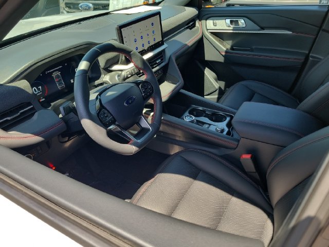 Used 2026 Ford Explorer ST-Line w/ ST-Line Street Pack RWD image 3