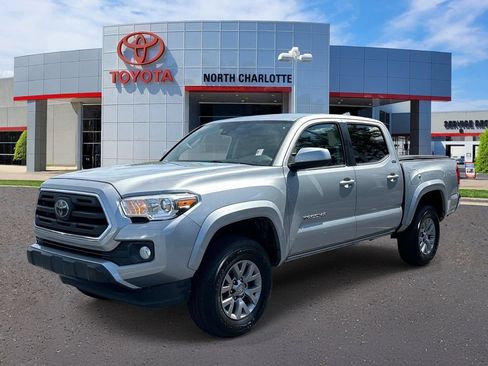 Used 2019 Toyota Tacoma SR5 RWD image 3