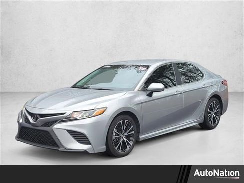 Used 2019 Toyota Camry SE image 1