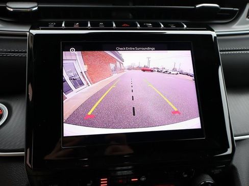 New 2025 Jeep Grand Cherokee Altitude image 18