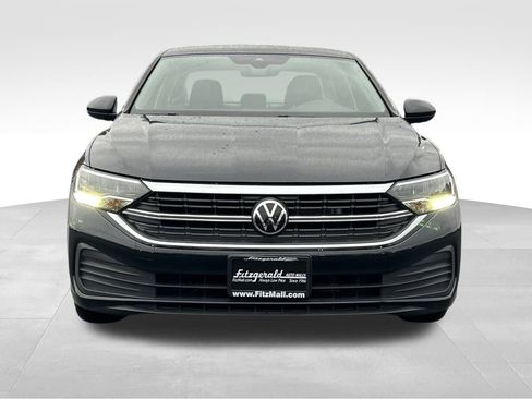 Used 2024 Volkswagen Jetta SE image 5