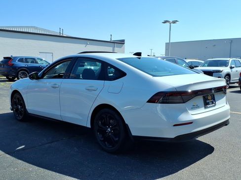 Used 2025 Honda Accord SE image 9