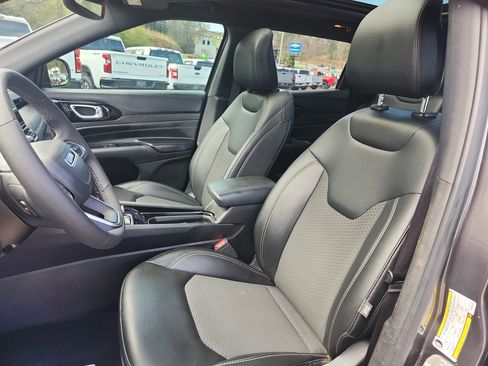 Used 2023 Jeep Compass Altitude w/ Sun and Sound Group image 23