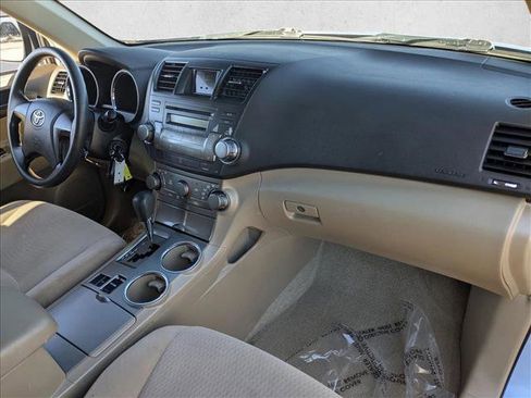 Used 2010 Toyota Highlander 2WD image 21