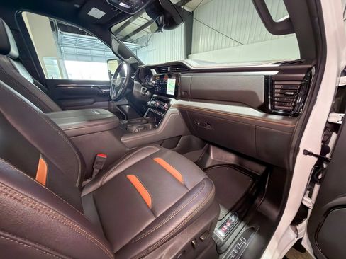 Used 2025 GMC Sierra 2500 AT4 w/ AT4 Premium Plus Package AWD/4WD image 23