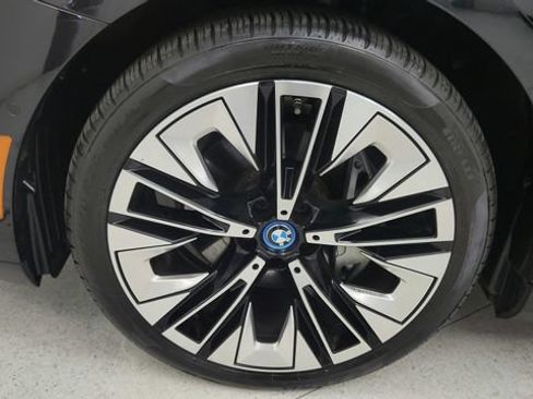 Used 2024 BMW i5 eDrive40i w/ M Sport Package RWD image 92