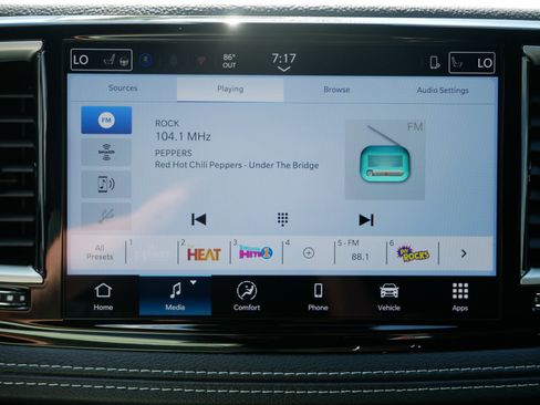 New 2026 Chrysler Pacifica Select image 16