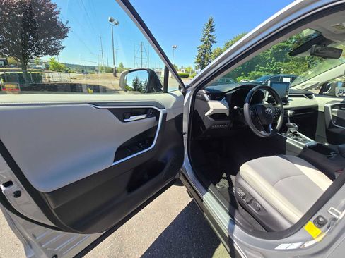 Used 2022 Toyota RAV4 Limited AWD/4WD image 20