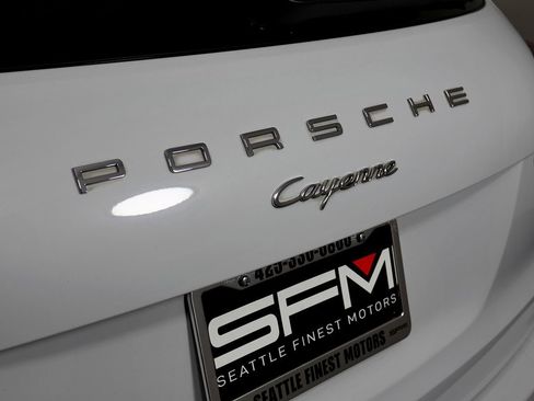 Used 2017 Porsche Cayenne Platinum Edition w/ Premium Package Plus (PJX) image 15