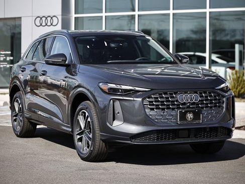 New 2025 Audi Q5 Premium image 2