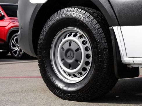 Used 2024 Mercedes-Benz Sprinter 2500 image 48