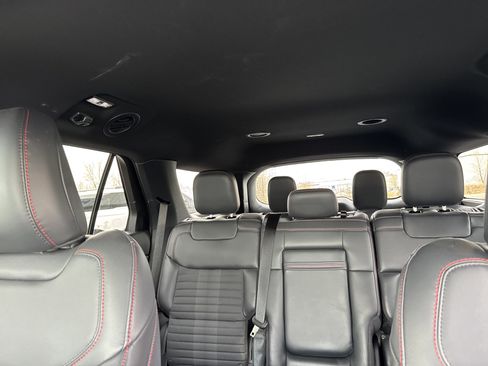 Used 2025 Ford Explorer ST-Line w/ ST-Line Street Pack image 43