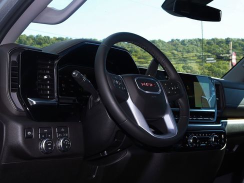 New 2026 GMC Sierra 1500 Elevation image 15