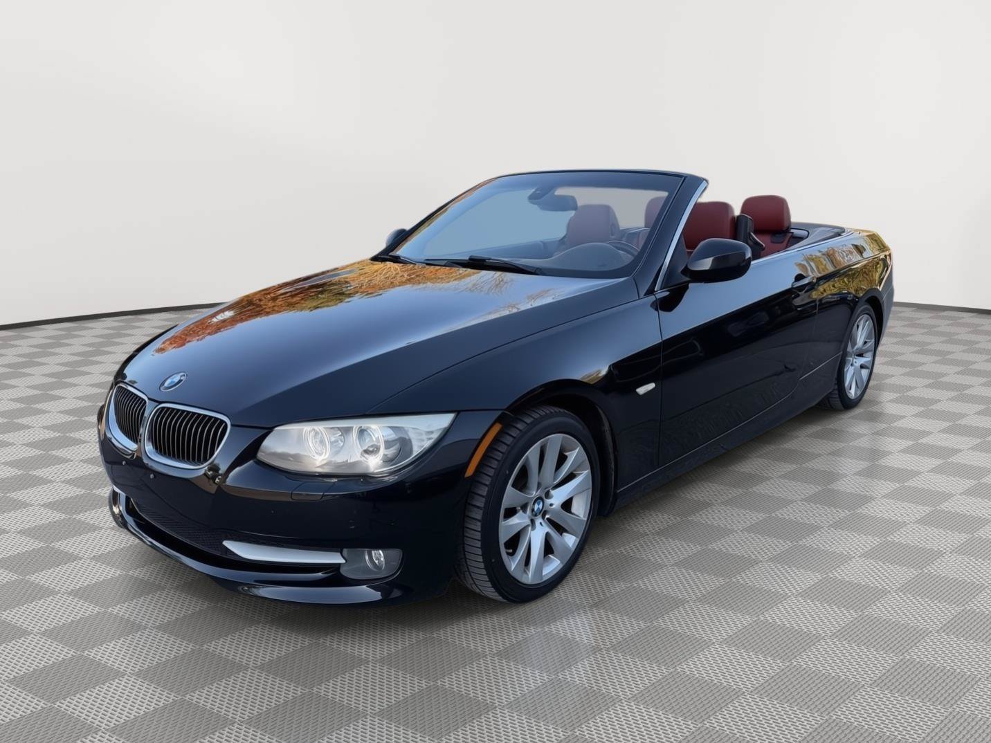 Used 2013 BMW 328i Convertible RWD image 3