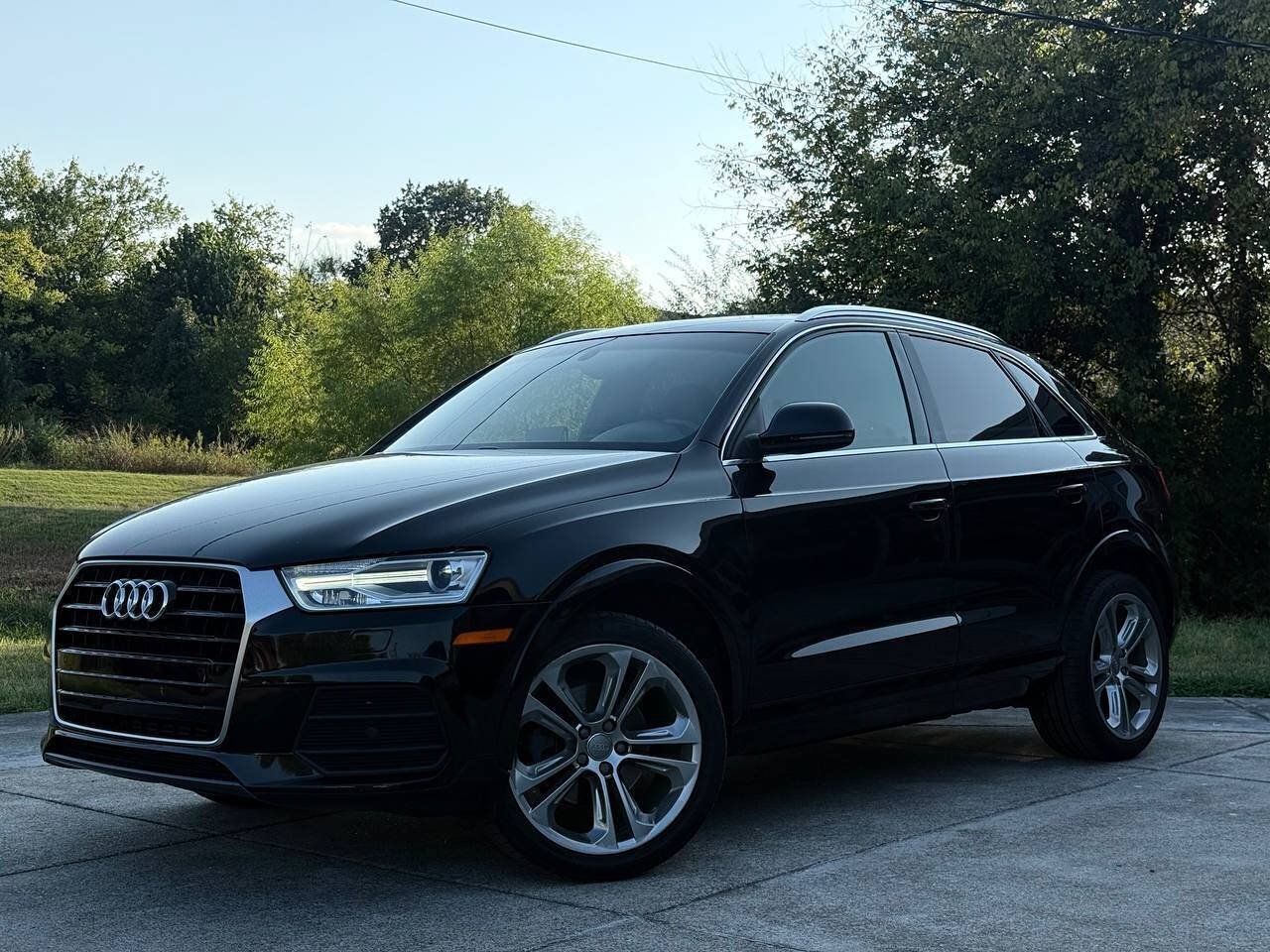 Used 2017 Audi Q3 2.0T Premium Plus w/ Premium Plus Package FWD image 1