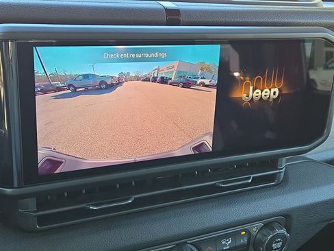 New 2025 Jeep Gladiator Sport image 25